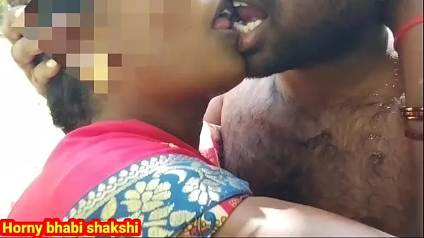 Tampilkan Desi horny girl was going to the forest and then calling her friend kissing and fucking drive Klip