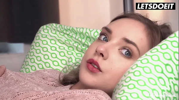 แสดง FREE FULL VIDEO - Skinny Girl (Oxana Chic) Gets Horny And Seduces Big Cock Stranger - HORNY HOSTEL คลิปการขับเคลื่อน