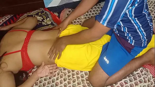 显示Young Boy Fucked His Friend's step Mother After Massage! Full HD video in clear Hindi voice驱动器剪辑