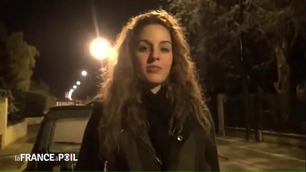 Afficher Entretien avec une étudiante rousse française Drive Clips