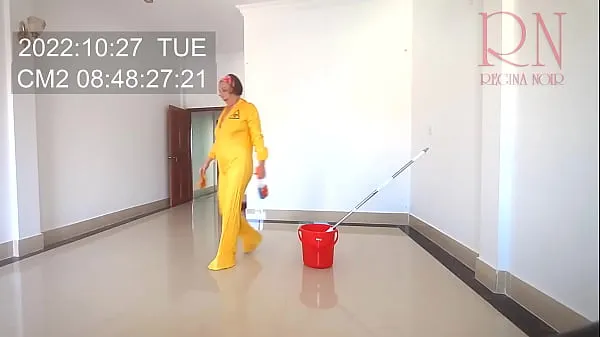 Pokaż klipy Naked maid cleans office space. Maid without panties. Hall Hidden Cam 2 napędu