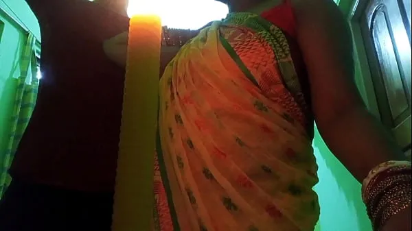 Näytä INDIAN Bhabhi XXX Wet pussy fuck with electrician in clear hindi audio | Fireecouple ajoleikettä