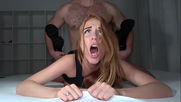 Εμφάνιση κλιπ μονάδας δίσκου SHE DIDN'T EXPECT THIS - Redhead College Babe DESTROYED By Big Cock Muscular Bull - HOLLY MOLLY