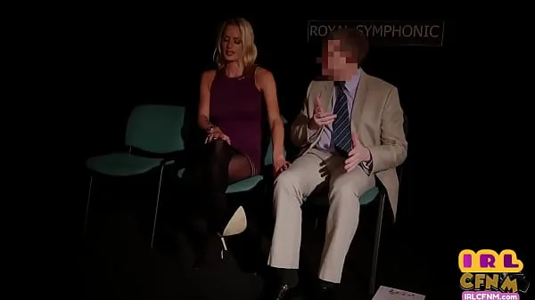 Klipleri CFNM classy MILFY sucks cock on royal symphonic concert sürücü gösterme