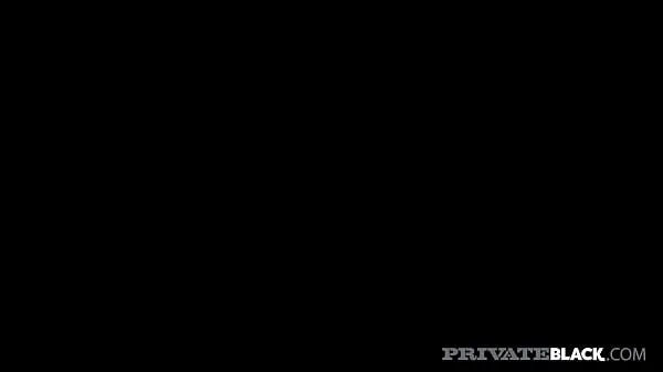 Mostra PrivateBlack - Skinny Mary Popiense Seduces Black Cock At The Beach clip dell'unità