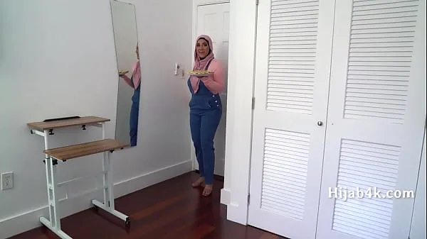 แสดง Corrupting My Chubby Hijab Wearing StepNiece คลิปการขับเคลื่อน
