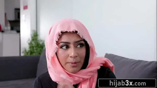 Mostra Dolce giovane donna araba ingannata per fare sesso con il suo vicino clip dell'unità