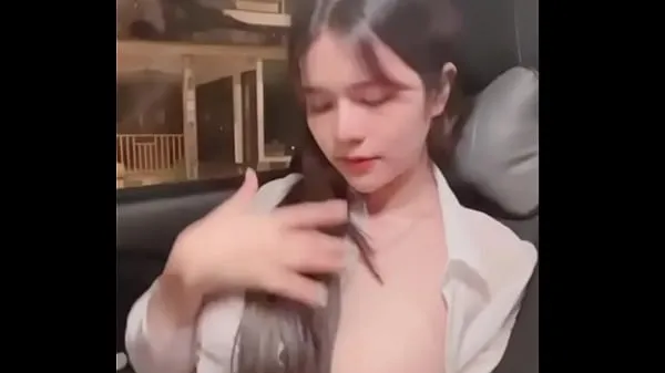 Pim sucks cock and gets fucked in the car 드라이브 클립 표시