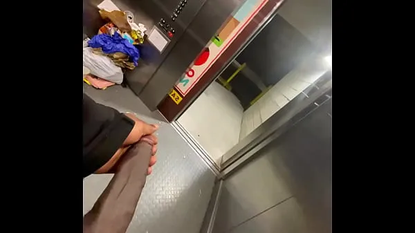 Mostra Bbc in Public Elevator opening the door (Almost Caught clip dell'unità