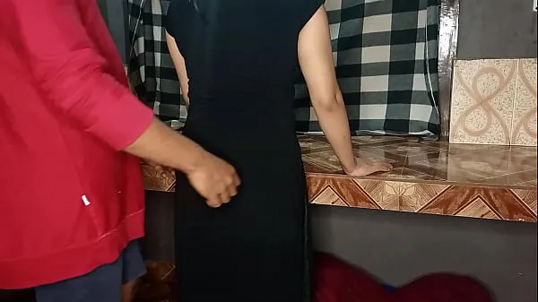 แสดง Kamwali Bai unmarried girl was caught xxx fucked from behind while cleaning in the kitchen คลิปการขับเคลื่อน