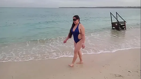 Εμφάνιση κλιπ μονάδας δίσκου My Stepmother Asked Me To Take Some Pictures Of Her On The Beach The Next Day We Walked And Alone I Filled Her With Cum In Front Of The Sea 2 FULLONXRED