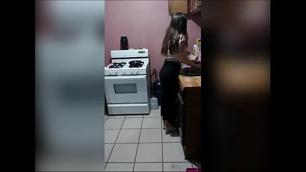 Pokaż klipy Stop! Young stepmother of only 18 years old alone at home and the stepson takes advantage of that, real homemade napędu