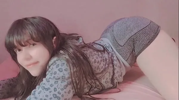 Amateur teen girl playing with her pussy - Hana lily meghajtó klip megjelenítése