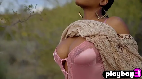 Hiển thị Big tits ebony teen model Nyla posing outdoor and babe exposed her stunning body lái xe Clips