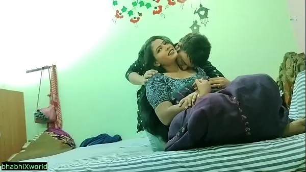 New Bengali Wife First Night Sex! With Clear Talking meghajtó klip megjelenítése