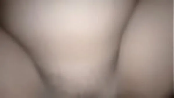 Visa Spreading the beautiful girl's pussy, giving her a cock to suck until the cum filled her mouth, then still pushing the cock into her clitoris, fucking her pussy with loud moans, making her extremely aroused, she masturbated twice and cummed a lot enhetsklipp
