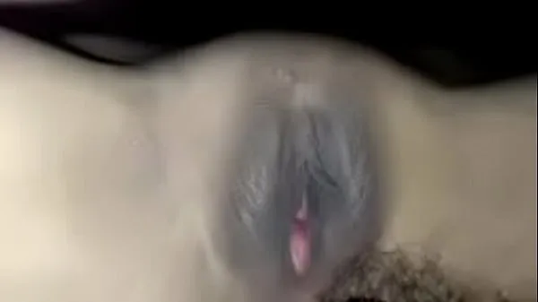 Tunjukkan Licking a beautiful girl's pussy and then using his cock to fuck her clit until he cums in her wet clit. Seeing it makes the cock feel so good. Playing with the hard cock doesn't stop her from sucking the cock, sucking the dick very well, cummin Klip pemacu