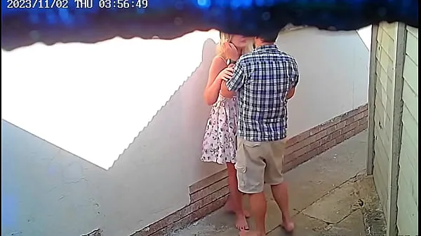 Tunjukkan Cctv camera caught couple fucking outside public restaurant Klip pemacu