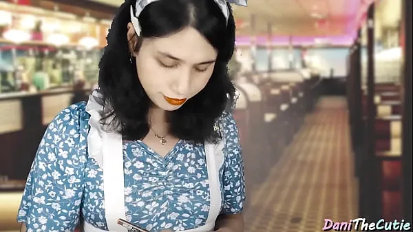 Mostra Fucking the pretty waitress DaniTheCutie in the weird Asian Diner feels nice clip dell'unità