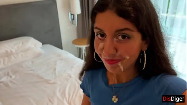 Mostra Step sister lost the game and had to go outside with cum on her face - Cumwalk clip dell'unità