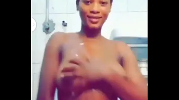Mostra Perfect tits ebony teasing in the washroom erotic clip dell'unità
