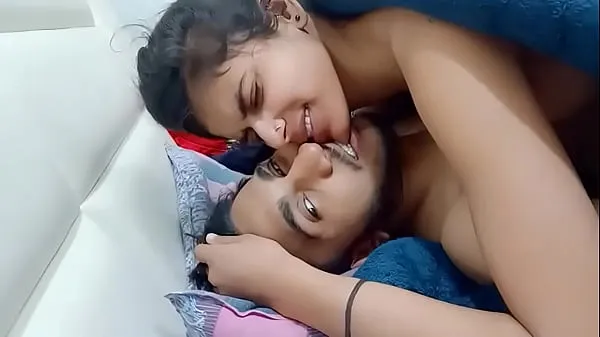 Εμφάνιση κλιπ μονάδας δίσκου Desi Indian cute girl sex and kissing in morning when alone at home