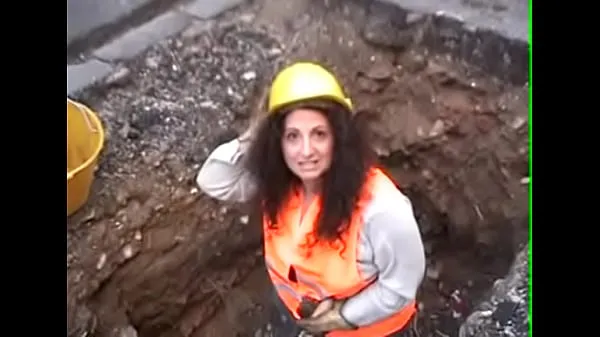 Jessica Italian Milf fuck the workers meghajtó klip megjelenítése
