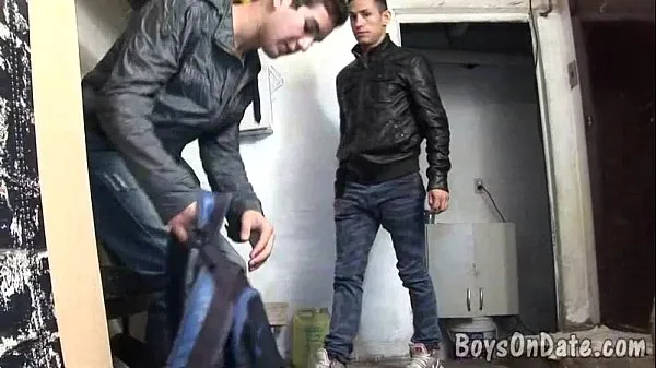 Zobraziť Two boys hook up for gay one-on-one klipy z jednotky